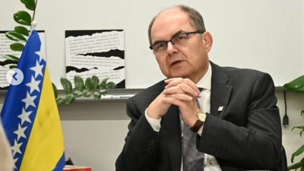 ШМИТ ДА СРПСКОЈ ПРЕОТМЕ ИМОВИНУ: Политичко Сарајево тражи да одлазећи високи представник спроведе нови удар на Дејтон и РС