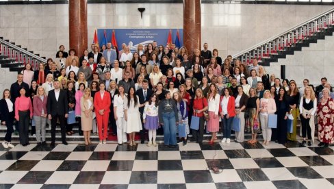 „ZA ČISTIJE I ZELENIJE ŠKOLE U VOJVODINI“: U Novom Sadu nagrađeni najbolji učesnici programa