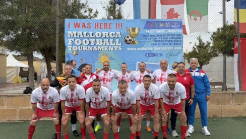 SAOBRAĆAJCI BEOGRADA TREĆI NA SVETU U FUTSALU: Uspeh srpske policijske ekipe na Majorci (FOTO)