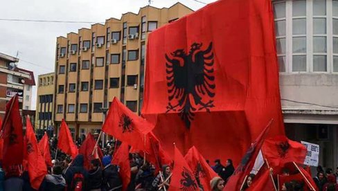 ИЗ КРИЛА ГРБОВИЋА ОТВАРАЈУ ПИТАЊЕ ПРЕШЕВСКЕ ДОЛИНЕ: Шта је позадина Резолуције о Косову коју су поднели блокадери