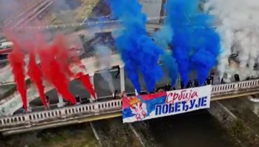 СРБИЈА ПОБЕЂУЈЕ: Величанствен видео из Крагујевца