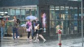 (RADARSKE MAPE) POGLEDAJTE DETALJNO KAKO NEVREME TUTNJI NAD SRBIJOM: Tačno u ovo vreme počinje oluja, proširiće se na celu zemlju