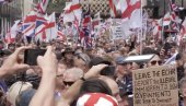 ENGLEZI USTALI PROTIV VLADE: Stotine hiljada ljudi krenule ka Dauning stitu (VIDEO)