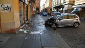 ISPLIVAO UZNEMIRUJUĆI SNIMAK IZ ITALIJE: Zaleteo se autom u masu, pa tokom bekstva izbo prolaznika (FOTO/VIDEO)