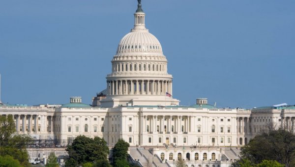 ХАОС У СЕНАТУ ЗБОГ БАЛСКЕ ДВОРАНЕ: Срушили смо Трампов први покушај“