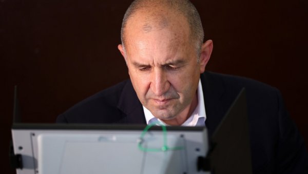 ПРОБИЛА СВЕ ПРЕДРАСУДЕ: Радев честитао Дари на победи на Песми Евровизије