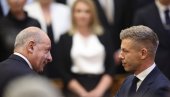 ПАО ПОТПИС ЗА ИСТОРИЈСКИ ОДЛАЗАК: Председник Мађарске сам потврдио крај свог мандата