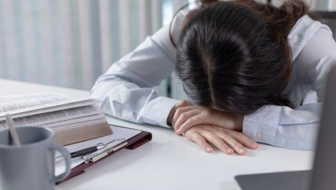 PAZITE KOME ŠALJETE PORUKE I MEJLOVE Astro savet za nedelju, 24. maj: Četiri znaka horoskopa očekuju ljubavni i finansijski problemi