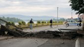 ПУКАО МОСТ НА ГРАНИЧНОМ ПРЕЛАЗУ ГРАДИШКА: Обустављен саобраћај