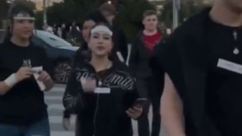 UBEĐUJU DECU DA STAVE NALEPNICU NA GLAVU I PRAVE BUDALU OD SEBE: Do čega je dovelo 18 meseci blokaderskoj uništavanja obrazova
