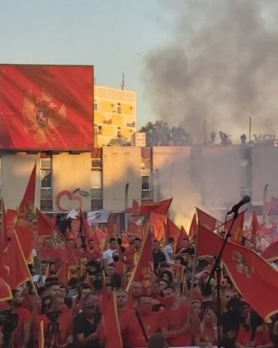 ЊЕГОШ СЕ У ГРОБУ ПРЕВРЋЕ, ЗА ОВО ГИНУШЕ НА МОЈКОВЦУ? Срамна одлука Скупштине у Подгорици - Уједињење из 1918. прогласили насилном анексијом