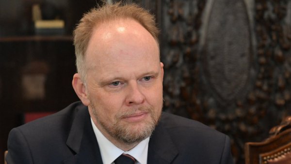 ЗВАНИЧНИК НАТО: Поштујемо војну неутралност Србије, нема консензуса за чланство Приштине у Алијанси