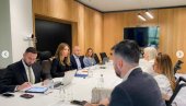 РАФИНЕРИЈА ЈЕ РАДИЛА ПУНИМ КАПАЦИТЕТОМ, СНАБДЕВЕНОСТ ЈЕ ДОБРА:  Ђедовић након састанка са представницима дирекције за робне резерве