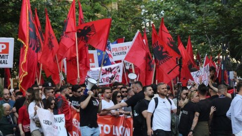 ALBANSKI STUDENTI SAD MENJAJU I ZAKON: Posle masovnih antivladinih demonstracija dela visokoškolaca u Skoplju