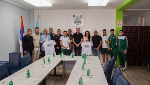 ISPISALI ISTORIJU SPORTA LOZNICE: Prijem najuspešnijih kod gradonačelnice