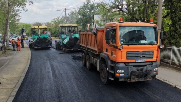 ТЕШКО БЕЗ ЛИНИЈЕ 27: Санација фреквентне Улице Драгослава Срејовића требало би да се заврши у недељу, 24. маја