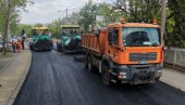 АСФАЛТИРАЊЕ 3.800 МЕТАРА ПУТА: Велики радови у обреновачком селу Дрен