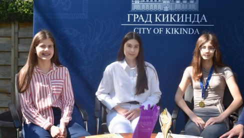 NAJBOLJA IZ MATEMATIKE, A NEMA NI RAČUNAR:  Draganu Gavrilović za državno takmičenje pripremala - mama