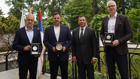 SKINULI KAPU SRBIJI! Svetska bokserska elita oduševljena organizacijom turnira Beogradski pobednik