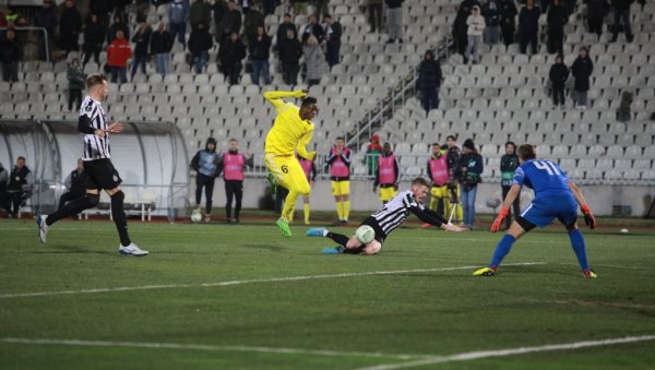 ИСКОРАК У КАРИЈЕРИ: Бивши љубимац гробара потписао за шампиона!