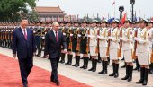 ZAŠTO JE PUTIN SKINUO SAKO U PEKINGU: Nesvakidašnji potez i tajni signali u srcu supersile