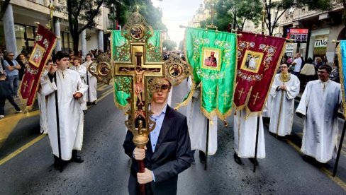 СПАСОВДАНСКА ЛИТИЈА: Прелепе слике из Београда (ФОТО)