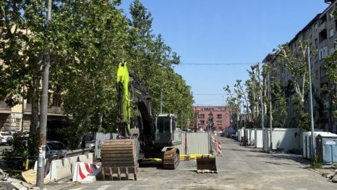 SVA VOZILA JEDNOM TRAKOM: Pripremna faza radova u Bulevaru despota Stefana teče po planu