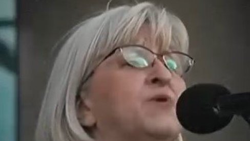 KULTURNA SRBIJA: Glavom i bradom, motkama i kamenjem na policiju i građane (VIDEO)