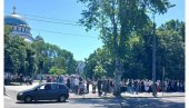 НАЈСТРАШНИЈА УВРЕДА ПРАВОСЛАВЉА И ЦРКВЕ: Блокадер Митровић ударио на вернике - Код Храма Светог Саве окупљају се око...
