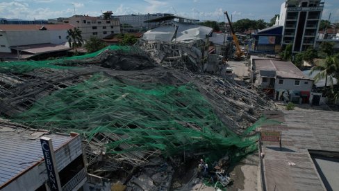 KATASTROFA NA FILIPINIMA: Urušila se zgrada, desetine pod ruševinama,nestala 21 osoba (FOTO)
