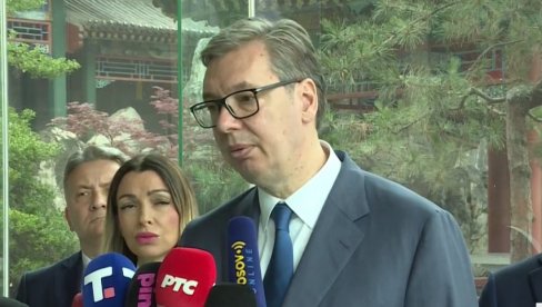 БЛОКАДЕРИ ЗАБРАЊУЈУ ЉУДИМА ДА ИЗАЂУ НА ИЗБОРЕ Вучић поручио: Оно што они раде ми никада нисмо радили