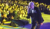 NIŠ JE GOREO OD UZAVRELE ATMOSFERE: Željko Samardžić na jugu Srbije pesmom i muzikom izazvao vulkan emocija (FOTO)