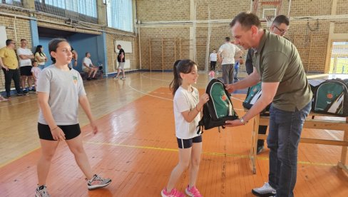 DONACIJA MLADIM KOŠARKAŠIMA UGLJEVIKA: Podrška sportu i zdravom odrastanju