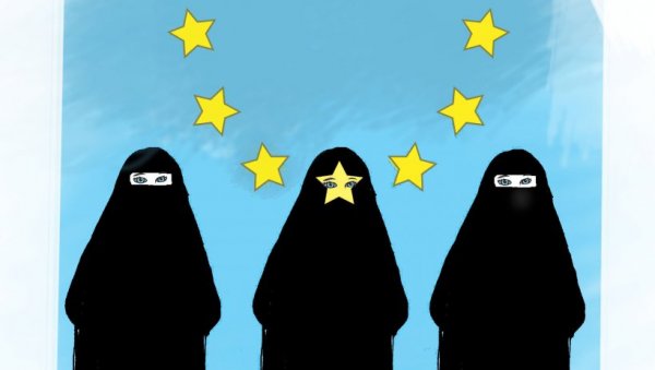 МУСЛИМАНКЕ НА РЕД НЕ ЧЕКАЈУ: Италијани бесни због случај из лабораторије за анализу крви (ФОТО)