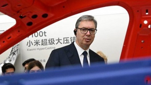 ОВО МЕСТО ЈЕ ЧУДЕСНО, ЈА ОВАКО НЕШТО НИКАДА НИСАМ ВИДЕО Вучић обишао компанију Xiaomi (ФОТО)