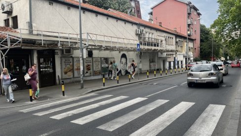 OSVEŽENE SU ZEBRE, BEZBEDNIJE ZA PEŠAKE: Nakom zahteva žitelja Ulice Marijane Gregoran na Karaburmi