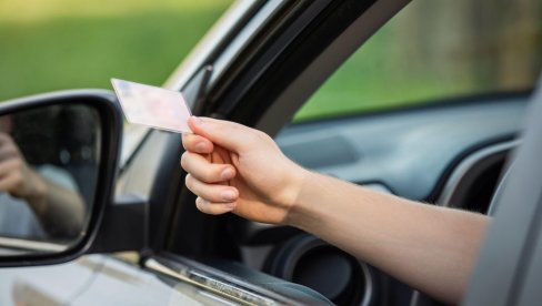 OD SUTRA VEĆE KAZNE ZA SAOBRAĆAJNE PREKRŠAJE: Za jedno kazna ide i do 1.500 evra