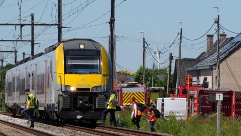 Sudar dva voza kod Bredforda u V. Britaniji, još nepoznat broj povređenih
