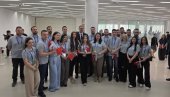 УЧИМО КАКО ДА РАДИМО НА РОБОТИМА Вучић срео младе Србе у Кини (ВИДЕО)