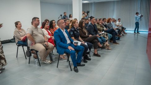 PRIMER DOBRE PRAKSE: U Loznici je predstavljen nastavak projekta uvođenja širokopojasnog interneta u ruralnim sredinama Srbije