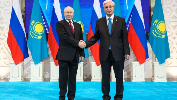 РУСИЈА И КАЗАХСТАН ПРОДУБЉУЈУ САВЕЗНИЧКЕ ОДНОСЕ: Путин посету започео састанком са Токајевим, ево о чему ће разговарати