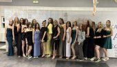 ЂАЧКА ПРИЈАТЕЉСТВА ТРАЈАЋЕ ЧИТАВ ЖИВОТ: Прослава матурске вечери у Дому ученика Патријарх Павле (ФОТО)