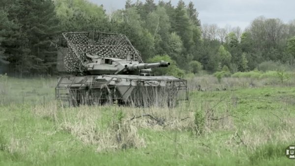 Италијански разарач тенкова на фронту у Украјини: Погодили смо мету са 11 км (ВИДЕО)