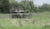 Италијански разарач тенкова на фронту у Украјини: Погодили смо мету са 11 км (ВИДЕО)