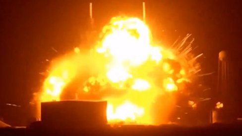ODJEKNULA SNAŽNA EKSPLOZIJA: Raketa DŽefa Bezosa se raspršila u sekundi, pogledajte snimke (VIDEO)