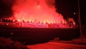 АЦО, СРБИНЕ! Спектакуларан дочек, грађани развили тробојке у част повратка председника Вучића из Кине (ВИДЕО)