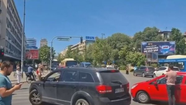 ДЕСЕТАК БЛОКАДЕРА И ДАНАС МАЛТРЕТИРА ЦЕО НОВИ САД: Погачар и Богосављевић у првим редовима међу згубиданима (ВИДЕО)