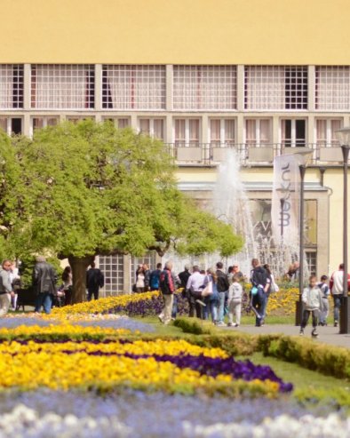 ВУЧИЋ НАЈАВИО: 30.000 туристичких ваучера од по 10.000 динара - ево ко ће имати право да их добије