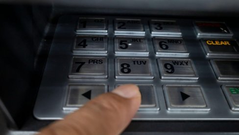 ЕВО КАКО ЈЕ СУД НАДОКЛАДИО ГУБИТАК: Док је чекао нову картицу с рачуна му нестало 220.000 евра
