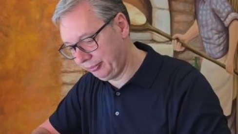 Vučić i burek